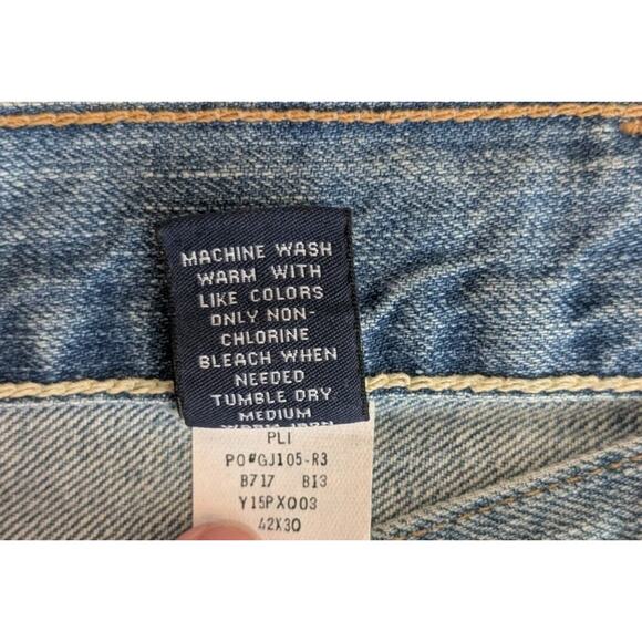 Cremieux Premium Denim Relaxed Jeans Men's Size 42x30 Light Wash Distressed NWT - Picture 8 of 9